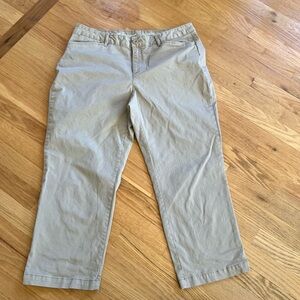 Ladies Size 12 Eddie Bauer Legend Wash Stretch Khaki Crop Capris Chinos GUC